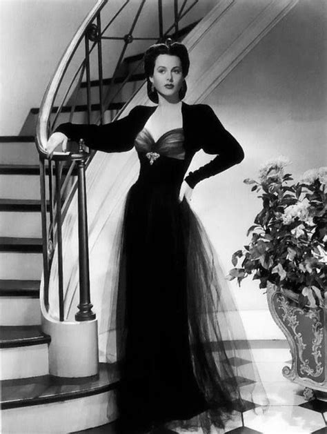 Pin by Ella Henson on Style(s) Of The 1940s in 2019 | Hollywood fashion, Old hollywood glam ...