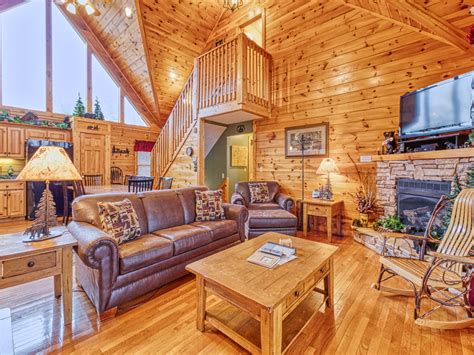 Gatlinburg Getaway Cabin in Gatlinburg w/ 5 BR (Sleeps22)