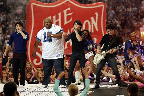 Dallas Cowboys Thanksgiving football game: Jonas Brothers performing at ...