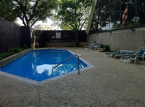 DoubleTree by Hilton Hotel Dallas Near the Galleria Pool: Pictures & Reviews - Tripadvisor