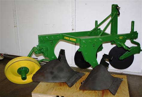 The Plow Guy - Identify Your John Deere Plow