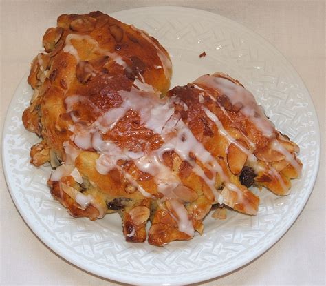 File:Bear claw pastry.JPG - Wikipedia