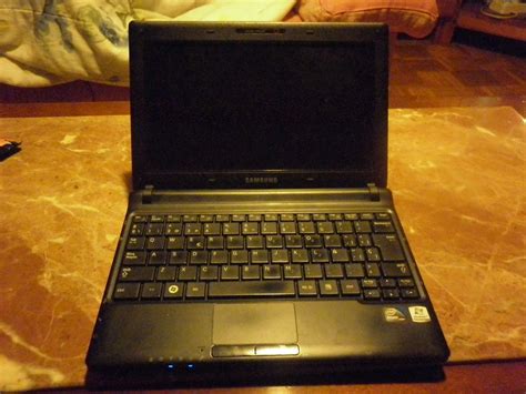 Blog de goLaDeD: Cambiar pantalla rota netbook Samsung N145 Plus - 1/3