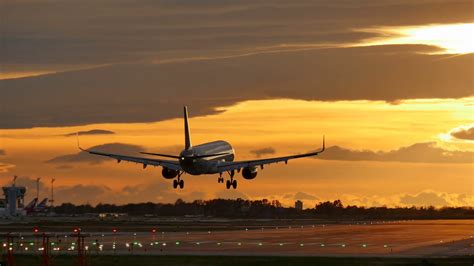 Free photo: Airplane landing - Aeroplane, Airplane, Flight - Free Download - Jooinn