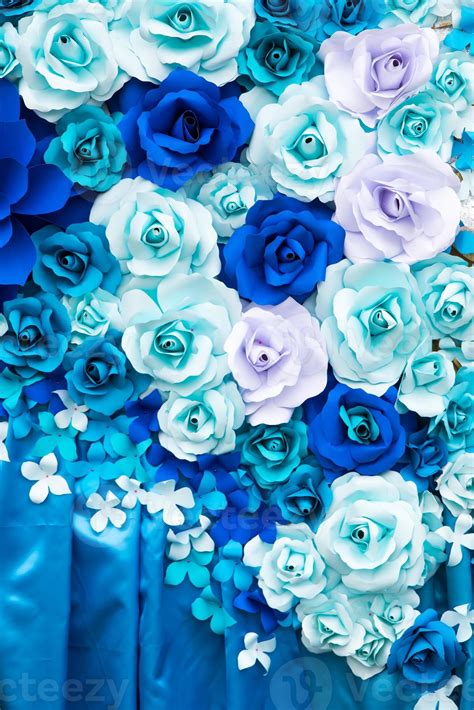 Blue and white roses background paper. 7556393 Stock Photo at Vecteezy