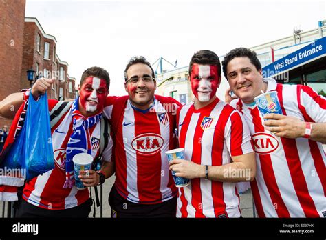 Atletico madrid fans hi-res stock photography and images - Alamy