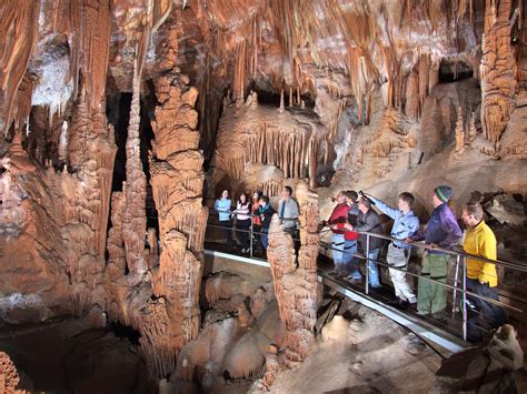 Jenolan Caves, Visit Scenic World, Blue Mountains Day Tour FJ32 - FJ ...