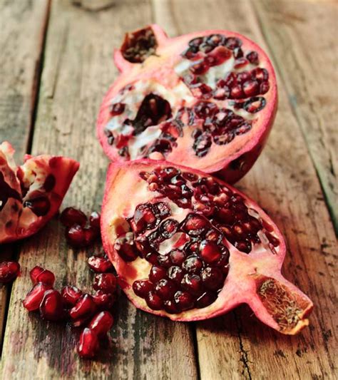 10 Amazing Benefits and Uses Of Pomegranate Peel For Skin, Hair and Health