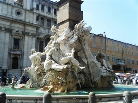 Piazza Navona Fountain-Rome : pics