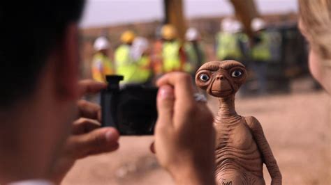 Atari’s ‘E.T.’ video game unearthed from New Mexico landfill | CNN Business