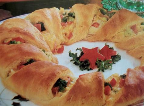 Chicken Crescent Wreath Recipe | Just A Pinch Recipes