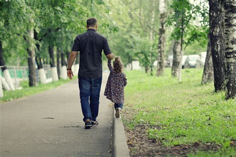 5 Tips for Raising Happy Kids as a Single Parent - Goodnet