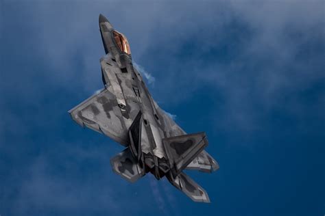 A Super F-22 Raptor: The Sixth-Generation Fighter the Air Force Needs ...