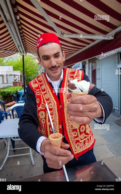 Dondurma Vendor, Turkish Ice Cream Man, Istanbul, Turkey, Western Asia Stock Photo - Alamy