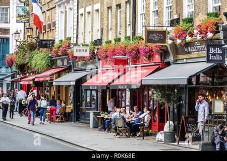 Street scene on Wellington Street, Covent Garden, London, England, UK ...