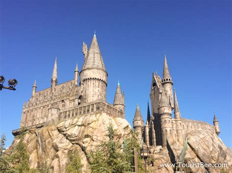 Universal Studios, Hollywood - The Hogwarts castle in The Wizarding World of Harry Potter ...