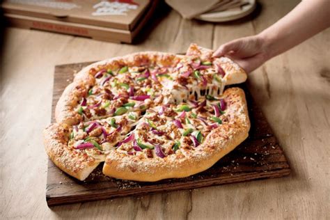 News: Pizza Hut - New, Revamped Hand-Tossed Pizza | Brand Eating