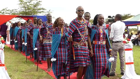 BEST MAASAI WEDDING DANCE IN KENYA, AFRICA! | SELELE MAMA, SAMBURU SONG - YouTube