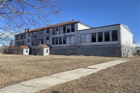 What's The Story Of The Abandoned High School In Williams, MN?