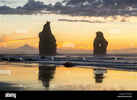 Three Sisters Sunset Stock Photos & Three Sisters Sunset Stock Images ...