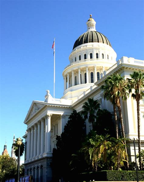 California State Capitol Museum, Downtown Sacramento holiday ...