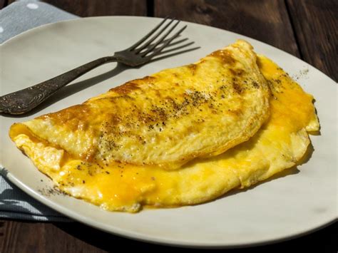 Cheese Egg White Omelette Nutrition Facts - Eat This Much