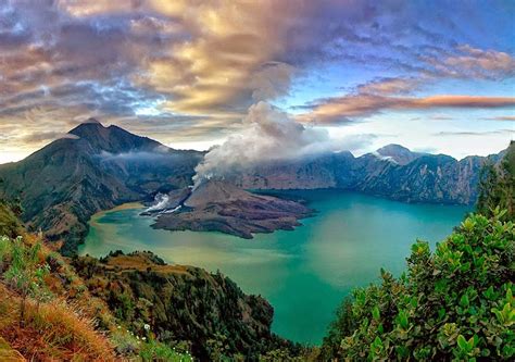 8 Poin Penting Tentang Danau Segara Anak di Rinjani yang Bikin Lo Kesemsem! | SUPERLIVE