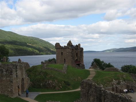 File:Urquhart Castle.jpeg - Wikitravel