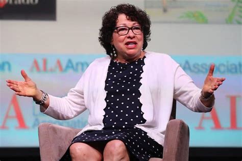 Sonia Sotomayor Embraces Librarians—Literally | American Libraries Magazine