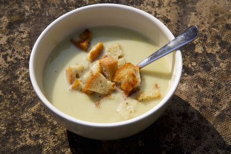 Celery Soup with Crispy Croutons - thinlyspread.co.uk