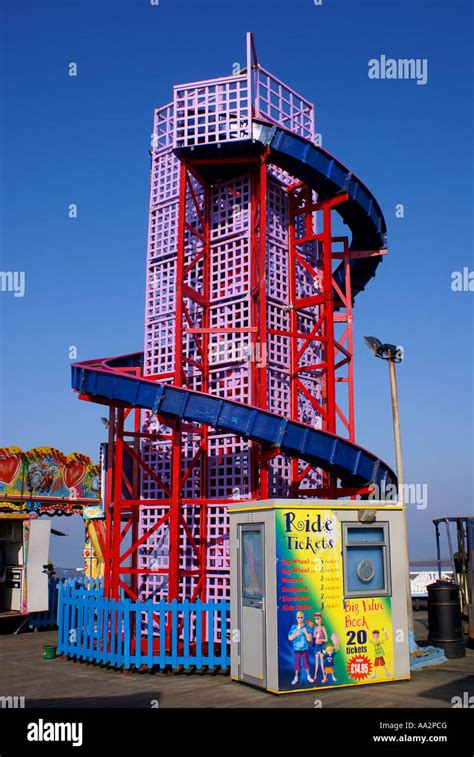 ride on blackpool central pier Stock Photo - Alamy