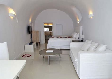 CHROMATA HOTEL in Santorini - Review with Photos & Map