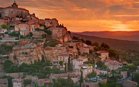 Gordes, Provence-Alpes-Côte d'Azur, France (© Arnab Banerjee/Gallery Stock) - Bing Wallpapers ...