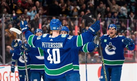 Canucks’ Elias Pettersson puts up 5 points — in true superstar ...