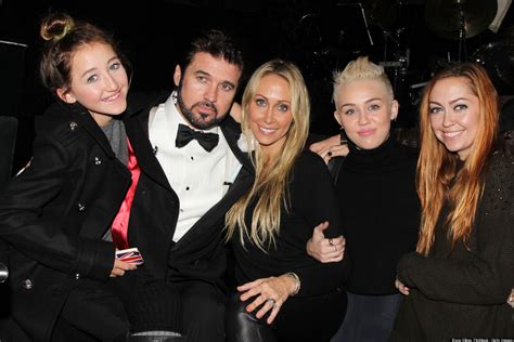 Miley Cyrus' Family Celebrates Her Upcoming 20th Birthday (PHOTO)