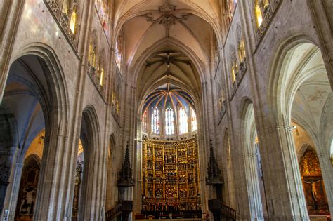 Inside the Cathedral of San Salvador - For 91 Days in Oviedo - Travel ...