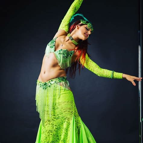 Hire Belly Dancers in Toronto. Group Dance Performance Near You