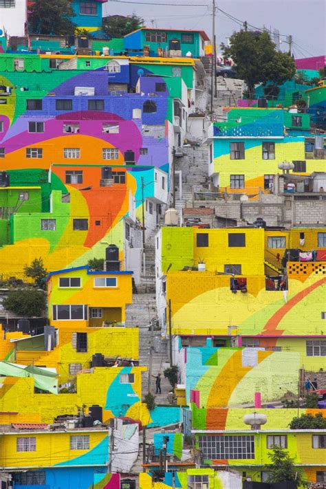 Au Mexique, une gigantesque oeuvre de street-art égaie une favela