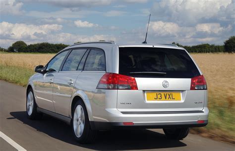 Vauxhall Vectra Estate Review (2005 - 2008) | Parkers