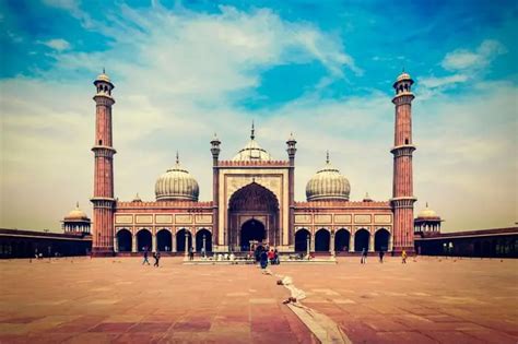 10 Mosques In India That Showcase The Best Of Islamic Architecture ...