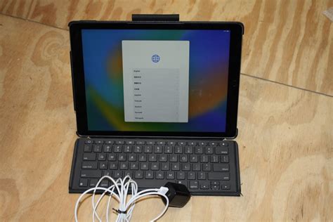 Apple IPAD 12.9 Pro 64GB Gen2 w/keyboard | RadioReference.com Forums