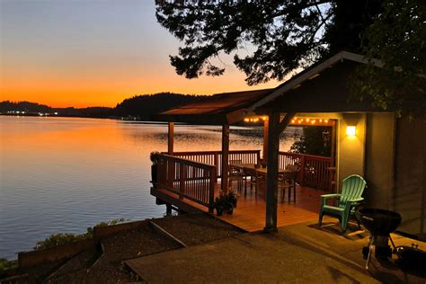 Waterfront Cabin Getaway in Shelton, Washington