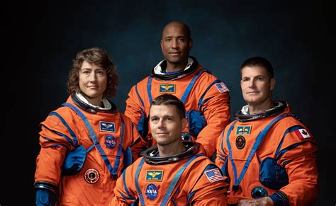 Meet The NASA Astronauts Who Will Go To The Moon In 2024 - Bullfrag