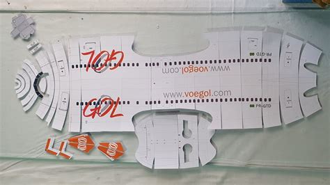 PAPERCRAFT BOEING 737-800 GOL 1/72 EP-2 - YouTube