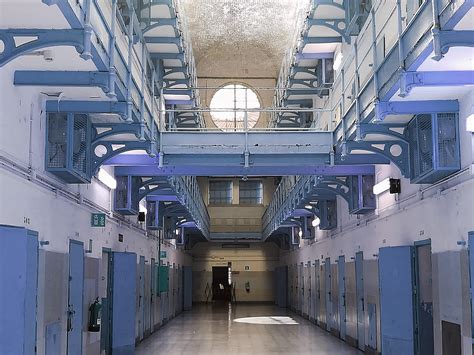 In Catalonia, the RisCanvi algorithm helps decide whether inmates are paroled - AlgorithmWatch