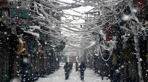 Weather Alert: Jammu and Kashmir Expects Widespread Rain, Snow