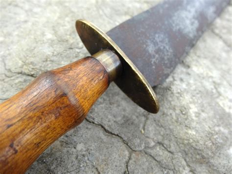 Contemporary Makers: Antique Knife