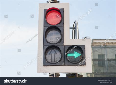 Closeup Traffic Light Red Light Green Stock Photo 2205133281 | Shutterstock