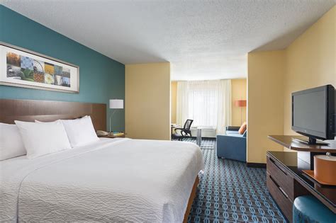 Fairfield Inn & Suites by Marriott Chicago Naperville/Aurora Naperville, Illinois, US ...