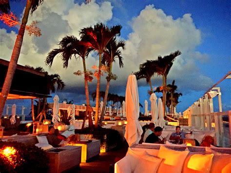 Rooftop and Lounge Bar at the 1 Hotel South Beach , Miami Beach, FL ...